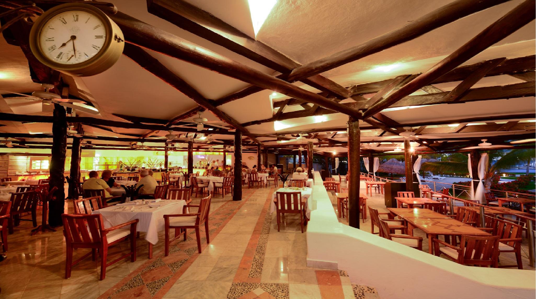 Hôtel Sunset Marina & Yacht Club à Cancún Extérieur photo